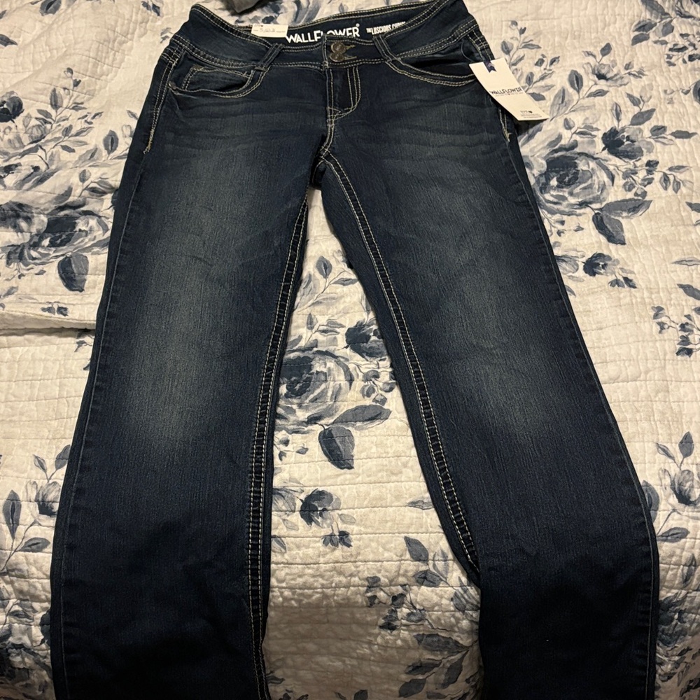 Wallflower Women's Deep Indigo Skinny Jeans